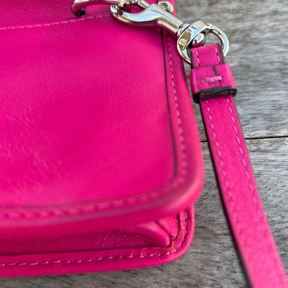Coach 48005 Legacy mini Women’s Fuchsia Leather Crossbody Bag super cute - Picture 8 of 12